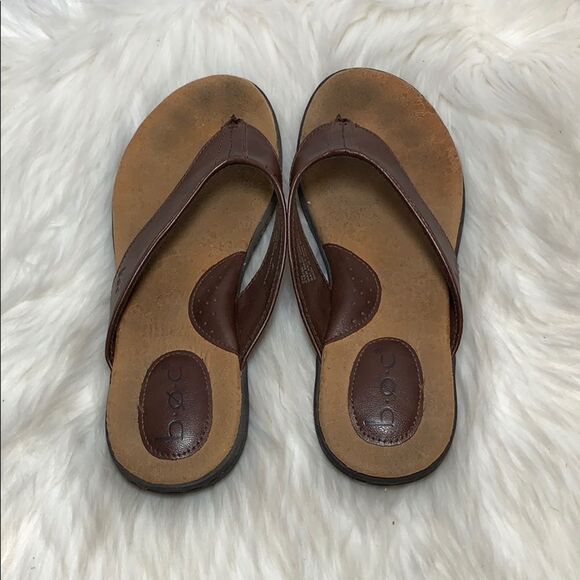 Born BOC Brown Vegan Leather Thong Sandals… - Picture 3 of 6